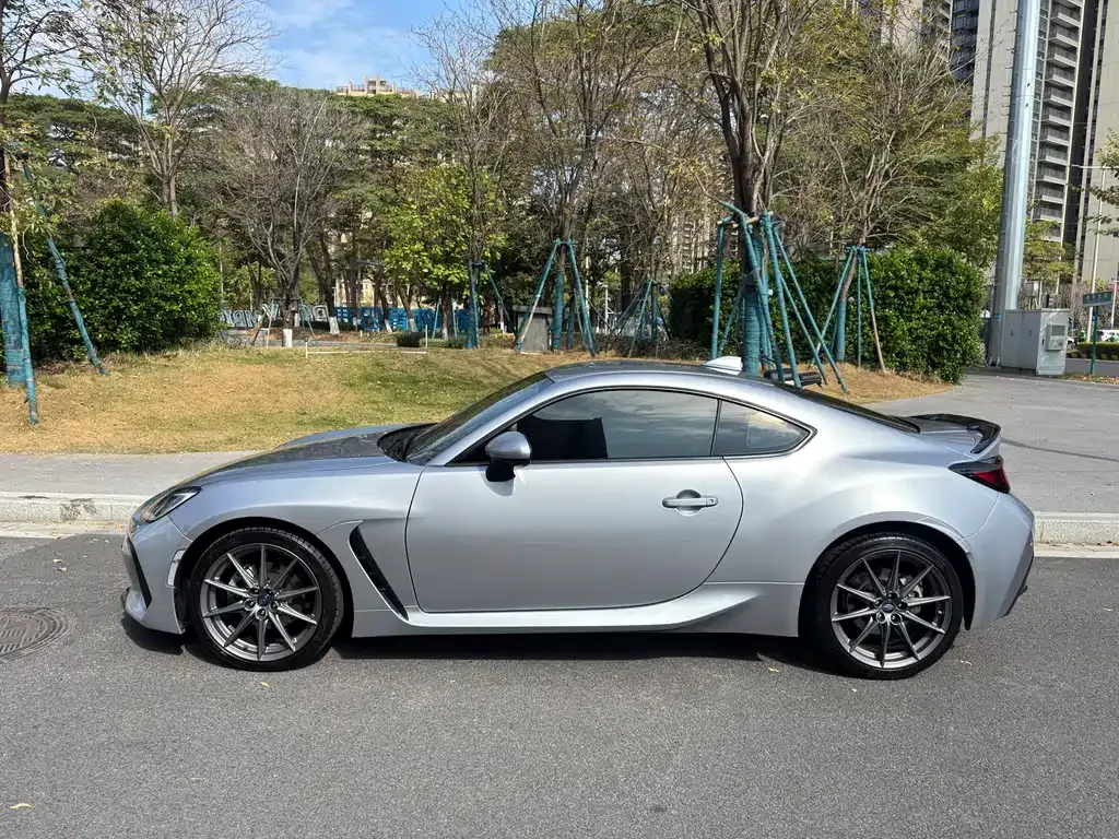 Subaru BRZ 2023 из CN, фото 4