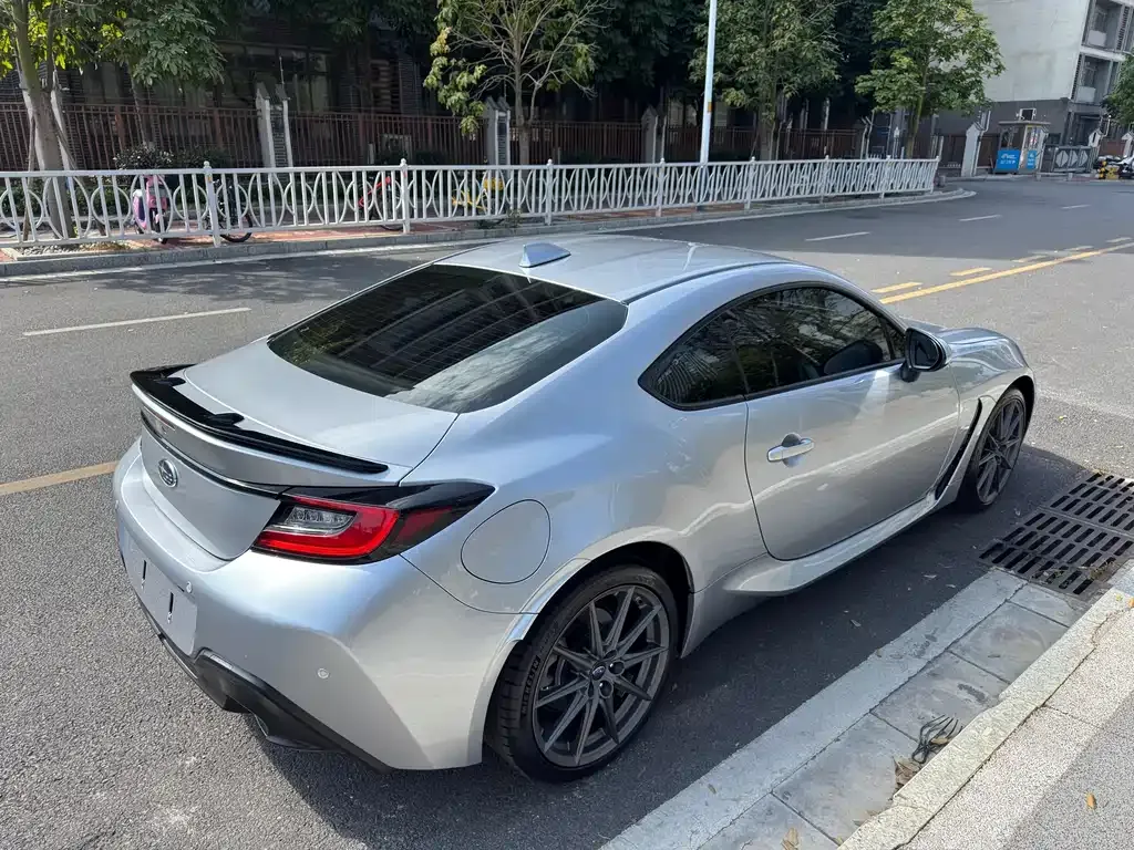 Subaru BRZ 2023 из CN, фото 5