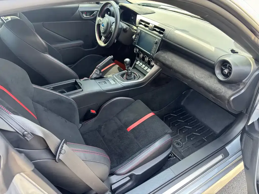 Subaru BRZ 2023 из CN, фото 2