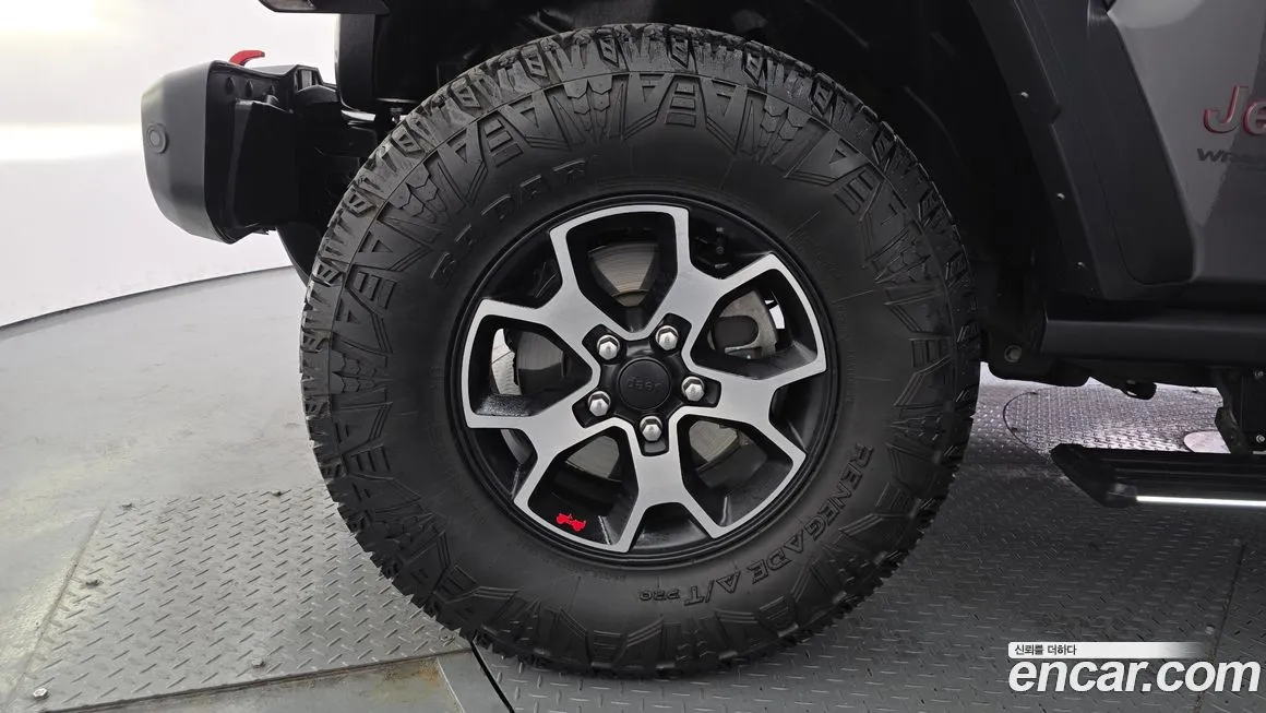 Jeep Wrangler — фото 9