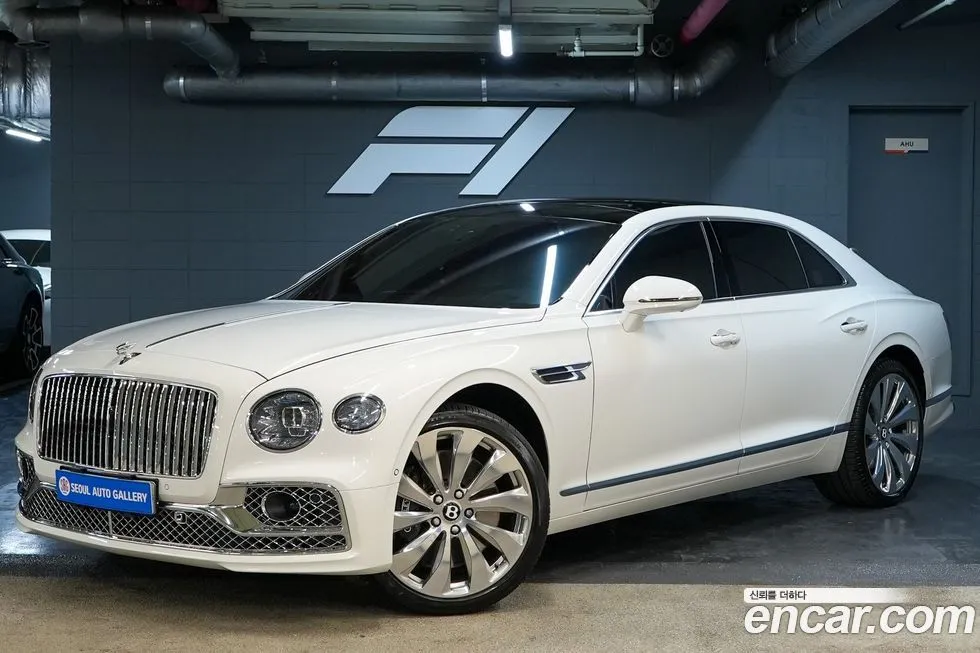 Bentley Flying Spur — фото 1