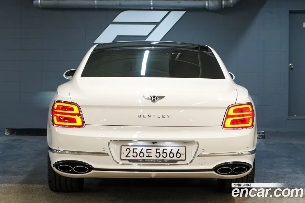 Bentley Flying Spur — фото 2