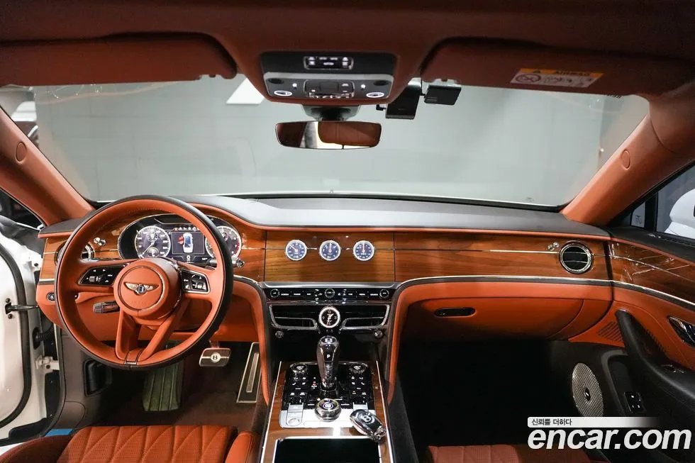 Bentley Flying Spur — фото 6