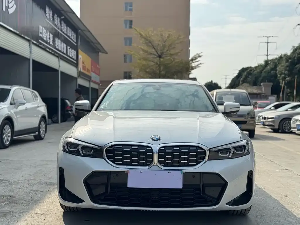 BMW 3 Series — фото 1