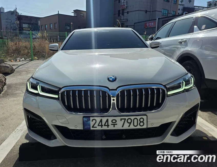BMW 5-Series 2023 из KR, фото 3