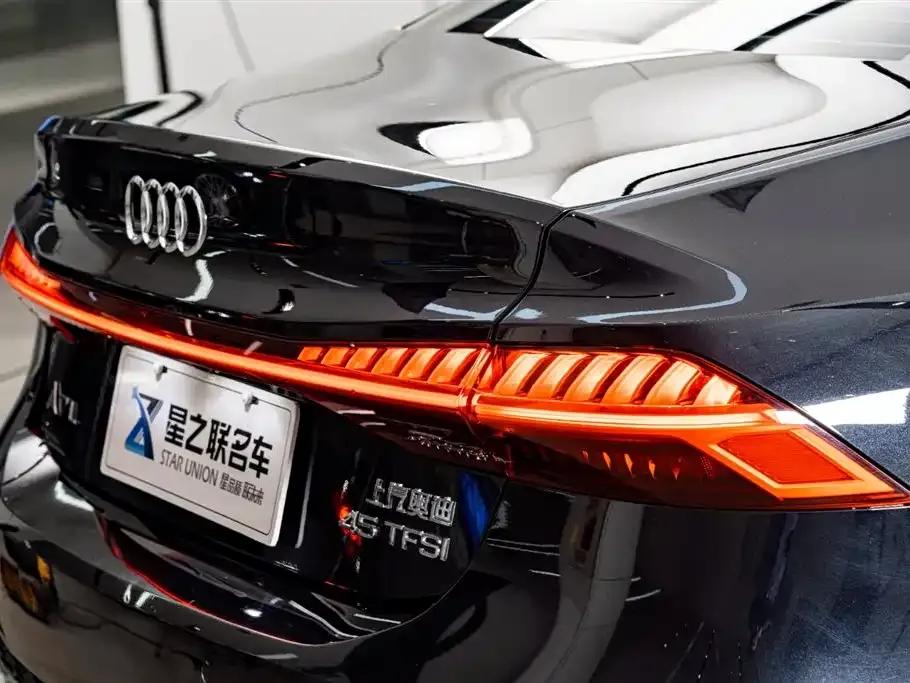 Audi A7L 2024 из CN, фото 9