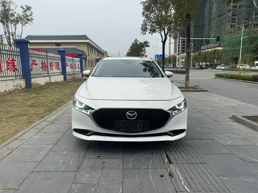 Mazda 3 Axela 2024 из CN, фото 1