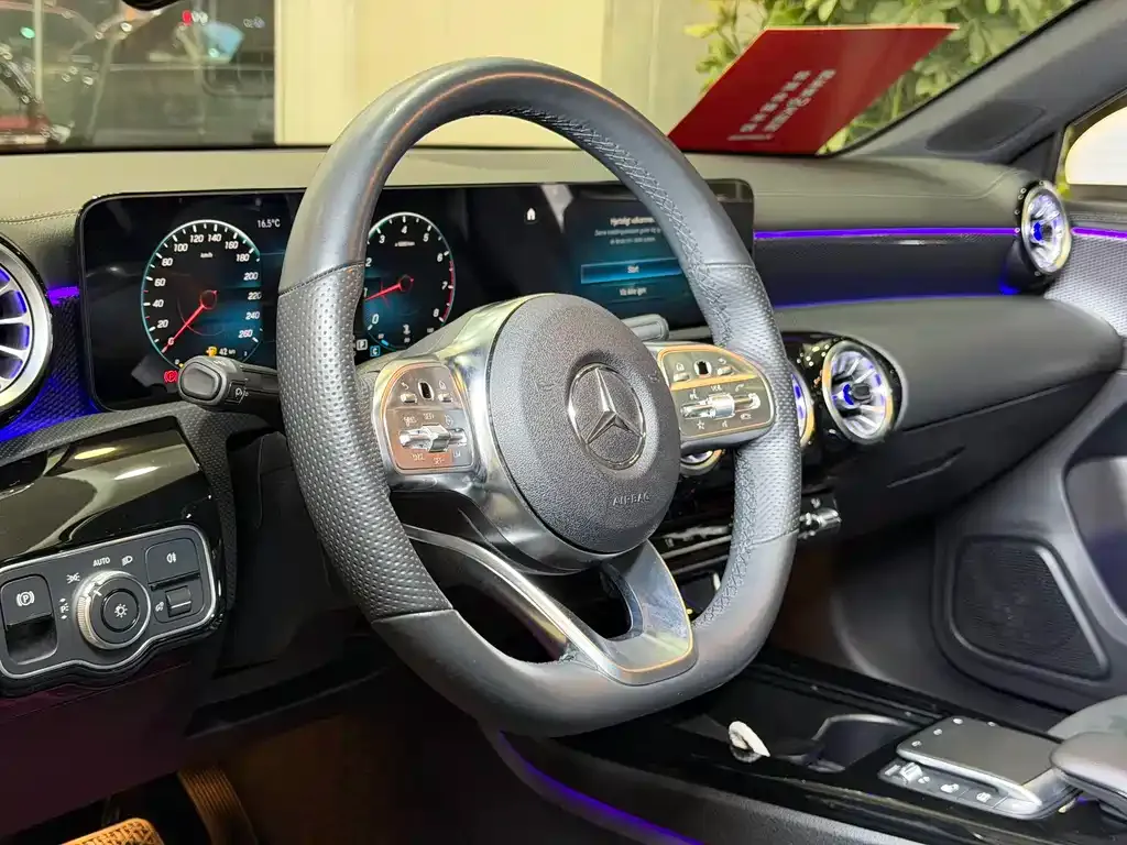 Mercedes-Benz A-Class 2023 из CN, фото 2