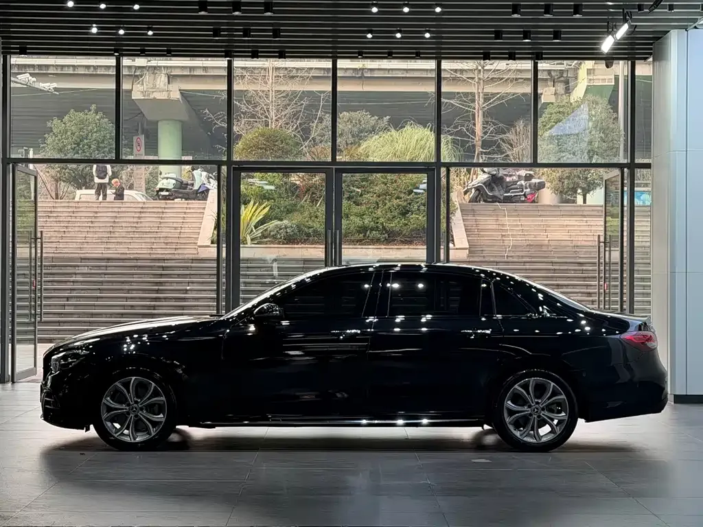 Mercedes-Benz E-Class 2022 из CN, фото 4