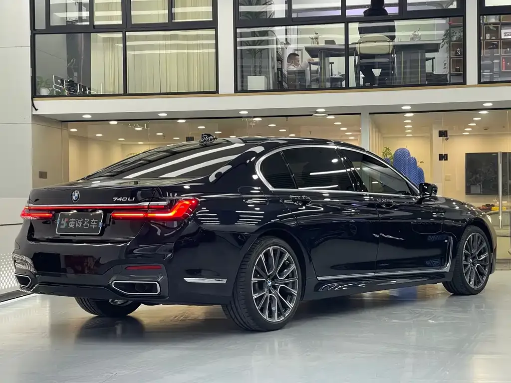 BMW 7 Series 2022 из CN, фото 4