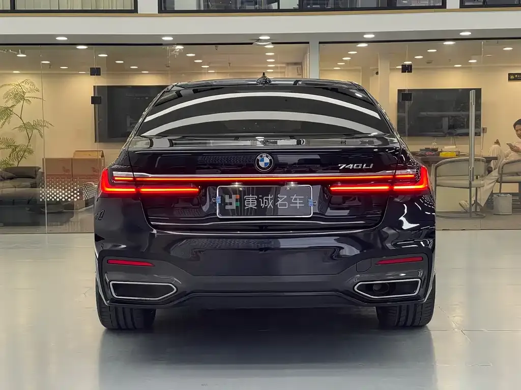 BMW 7 Series 2022 из CN, фото 3