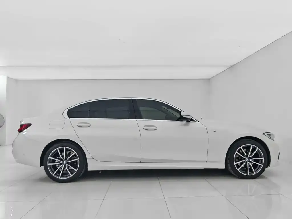 BMW 3 Series 2022 из CN, фото 9