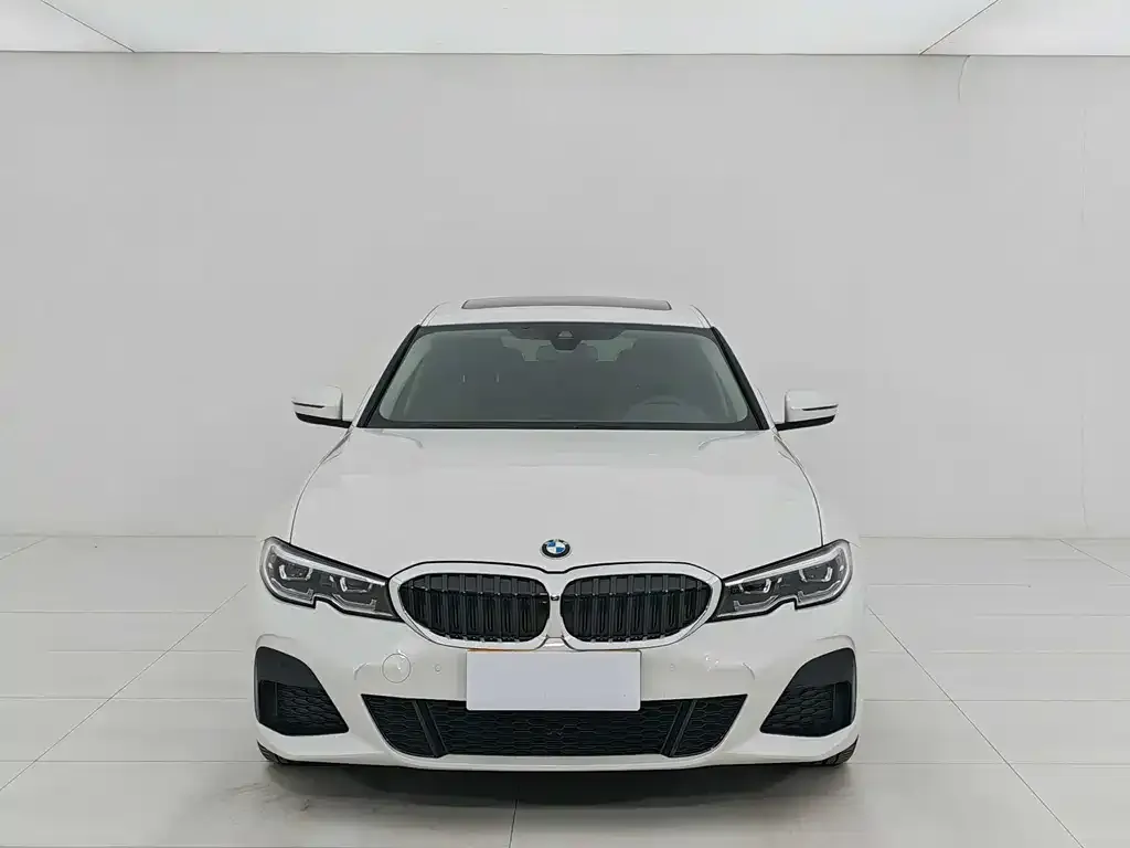 BMW 3 Series 2022 из CN, фото 2