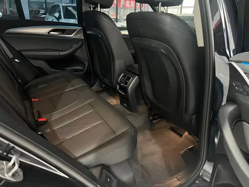 BMW iX3 2023 из CN, фото 2