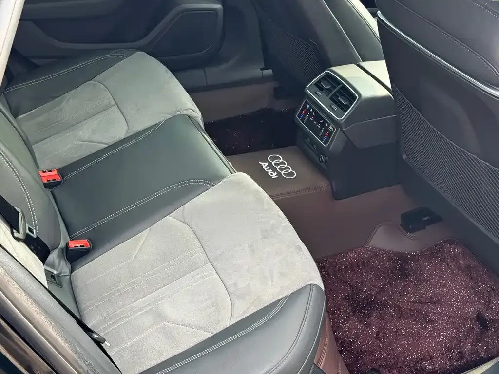Audi A6L 2022 из CN, фото 5