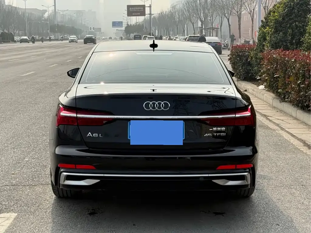 Audi A6L 2022 из CN, фото 2