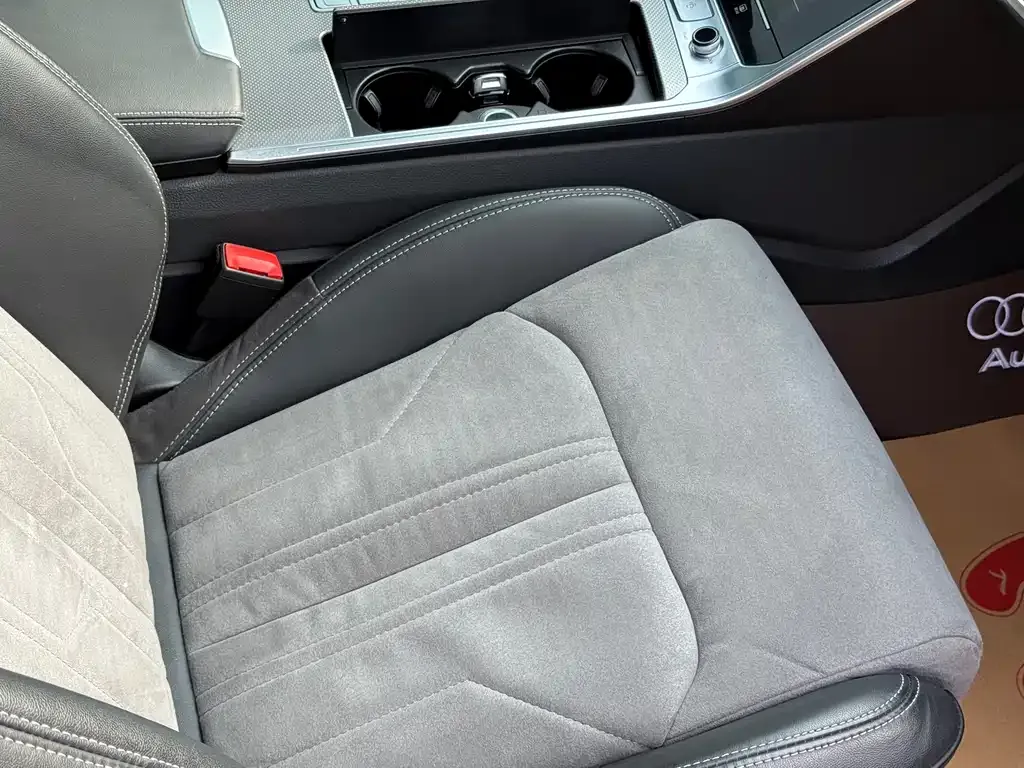 Audi A6L 2022 из CN, фото 3