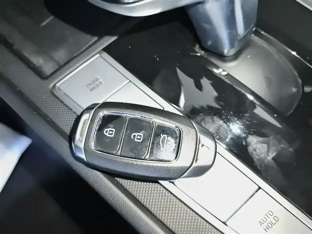 Hyundai Elantra 2021 из CN, фото 10