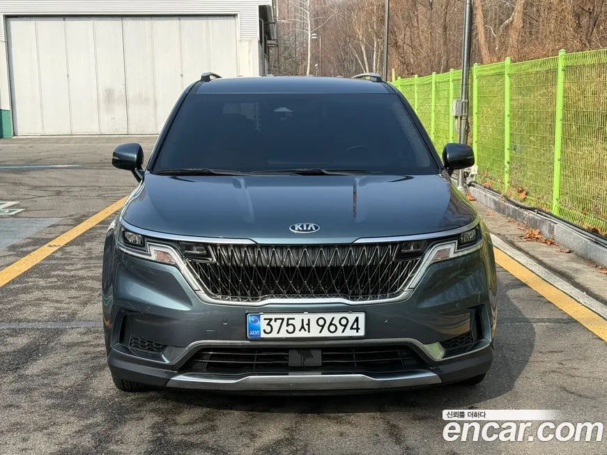 Kia Carnival — фото 10