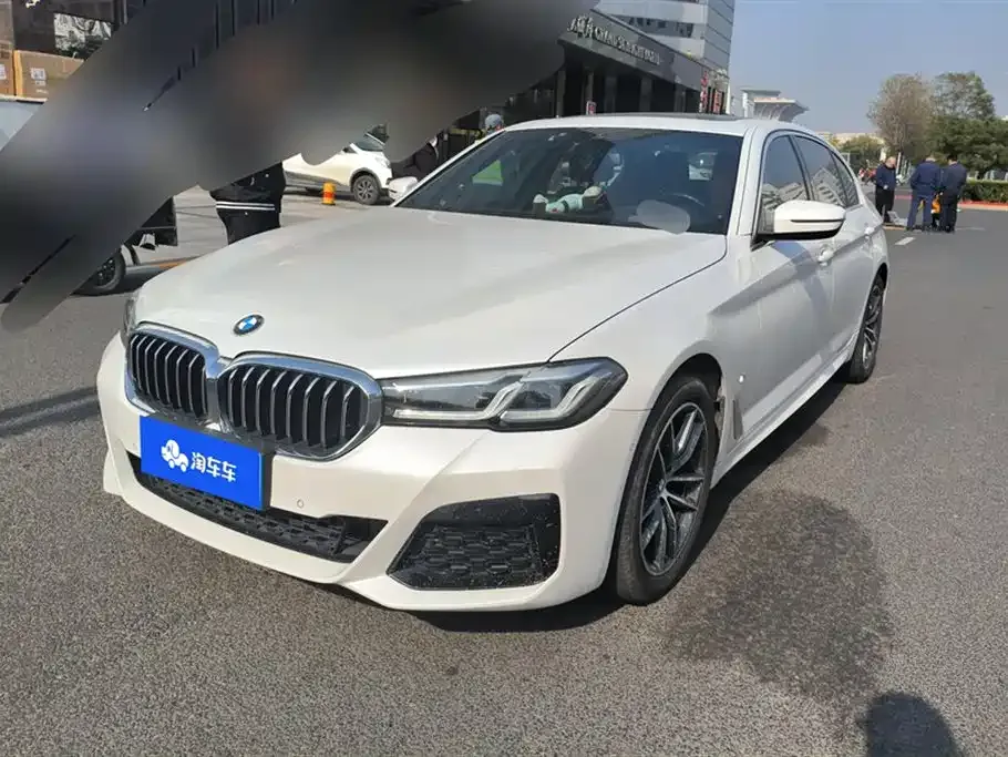 BMW 5 Series — фото 1