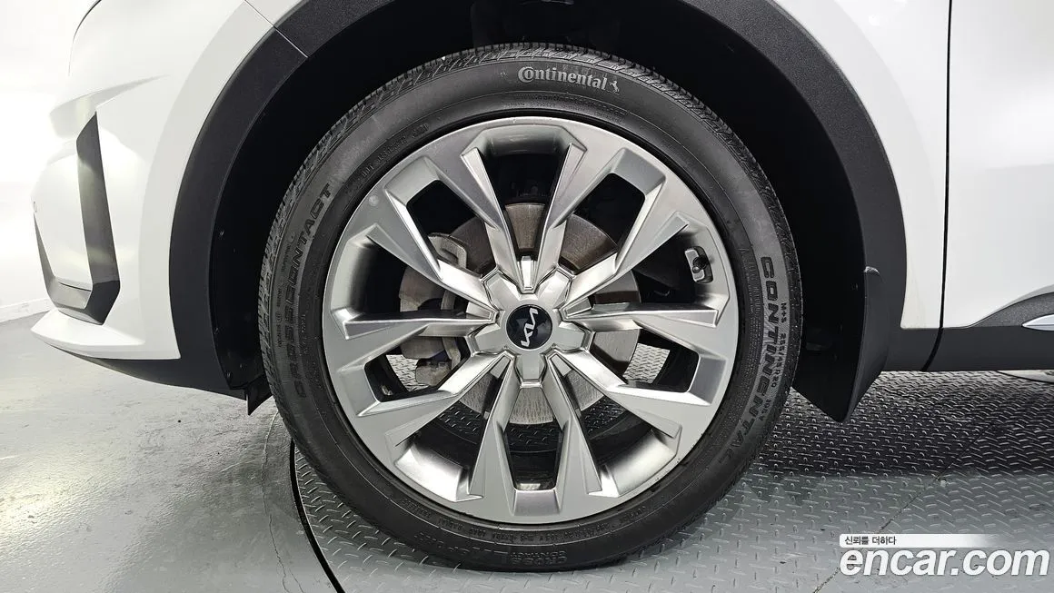 Kia Sorento — фото 9