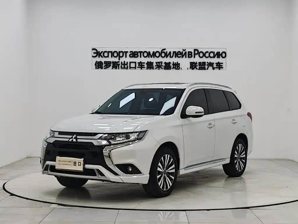 Mitsubishi Outlander 2022 из CN, фото 1