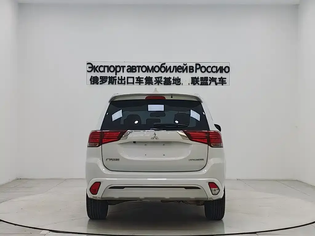 Mitsubishi Outlander 2022 из CN, фото 2