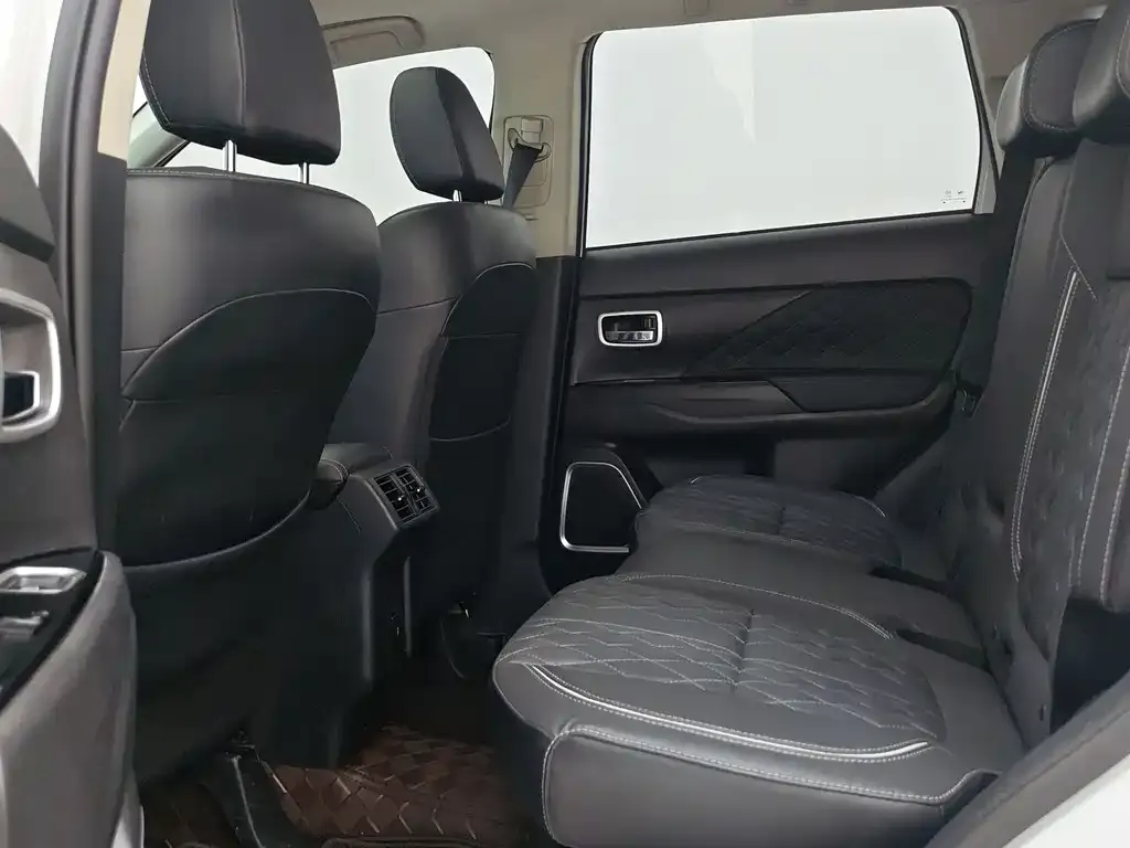 Mitsubishi Outlander 2022 из CN, фото 3