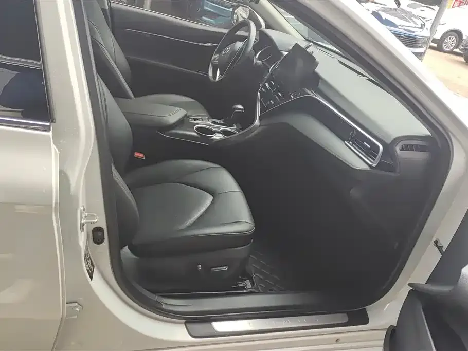 Toyota Camry 2021 из CN, фото 5