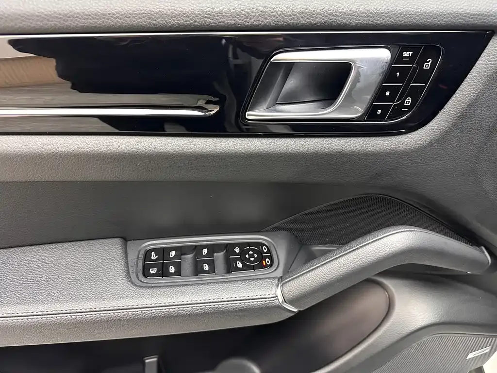 Porsche Cayenne Hybrid — фото 10