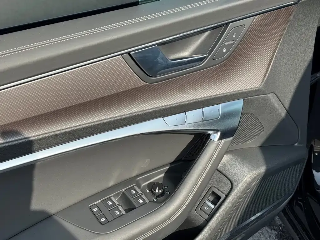 Audi A6L 2021 из CN, фото 7