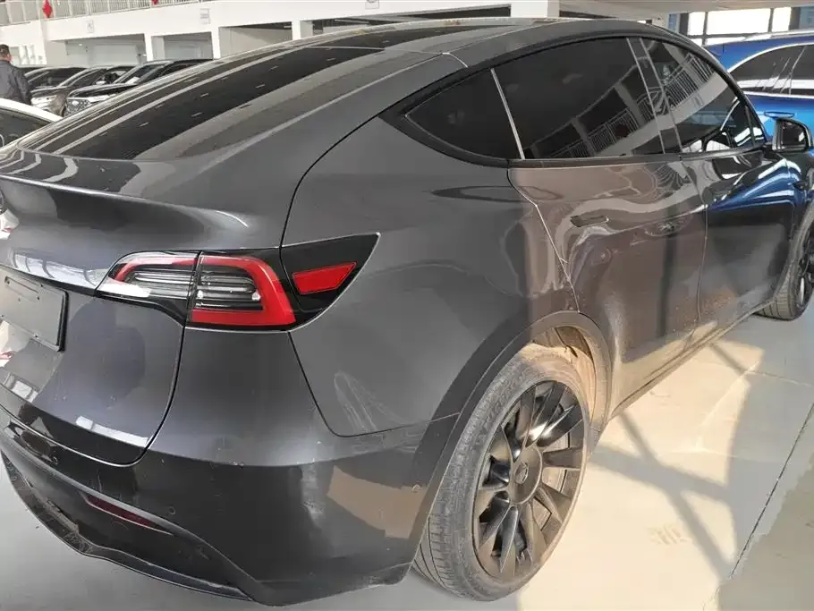 Tesla Model Y — фото 4