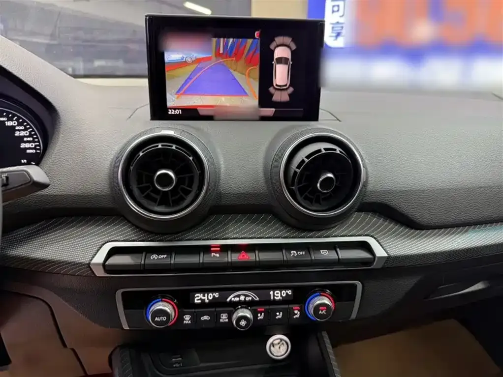 Audi Q2L 2021 из CN, фото 4