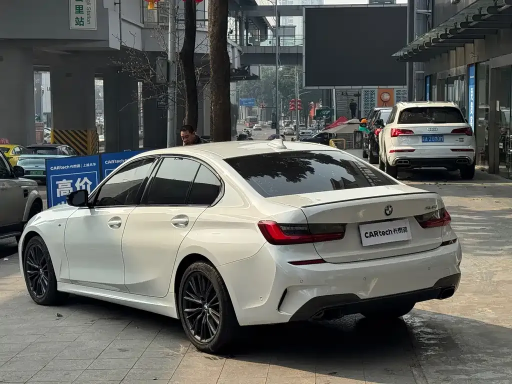BMW 3 Series 2022 из CN, фото 2