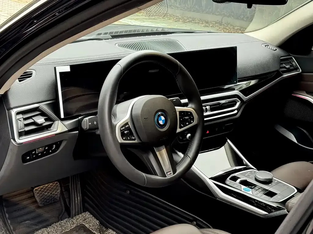 BMW i3 2024 из CN, фото 2