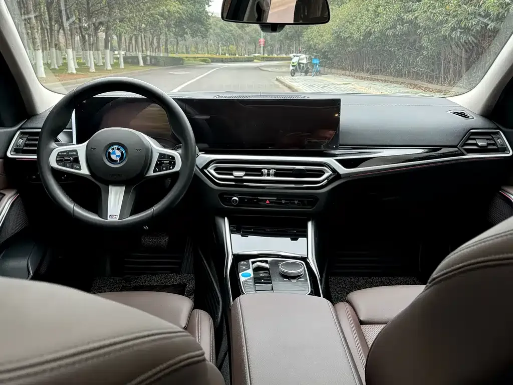 BMW i3 2024 из CN, фото 3