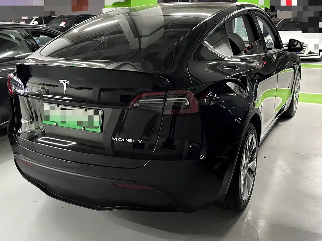 Tesla Model Y — фото 4