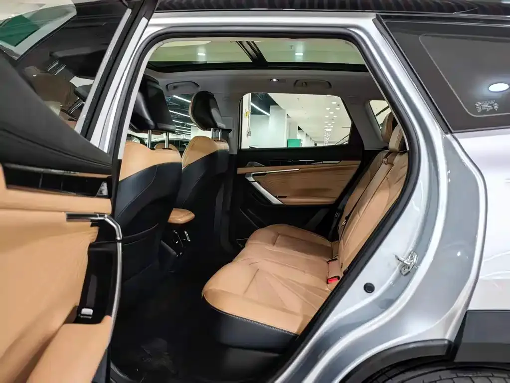 Geely Boyue L 2023 из CN, фото 2