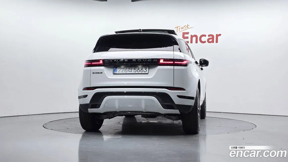 Land Rover Range Rover Evoque 2026 из KR, фото 3