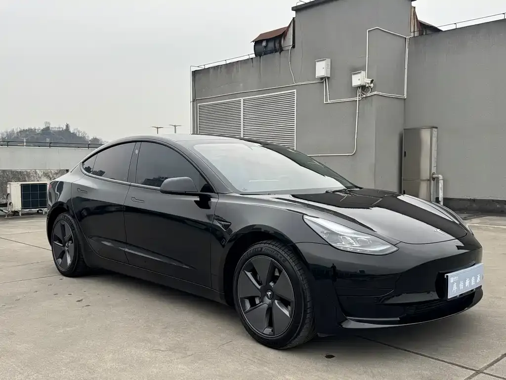 Tesla Model 3 — фото 6