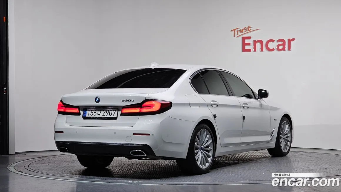 BMW 5-Series — фото 4