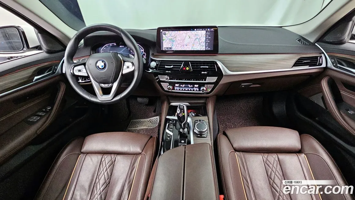 BMW 5-Series — фото 10