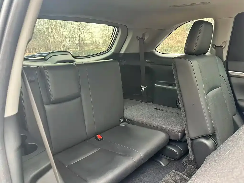 Toyota Highlander — фото 2