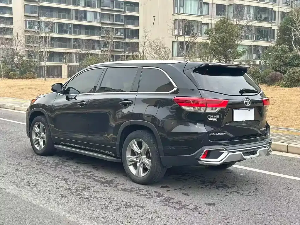 Toyota Highlander — фото 7