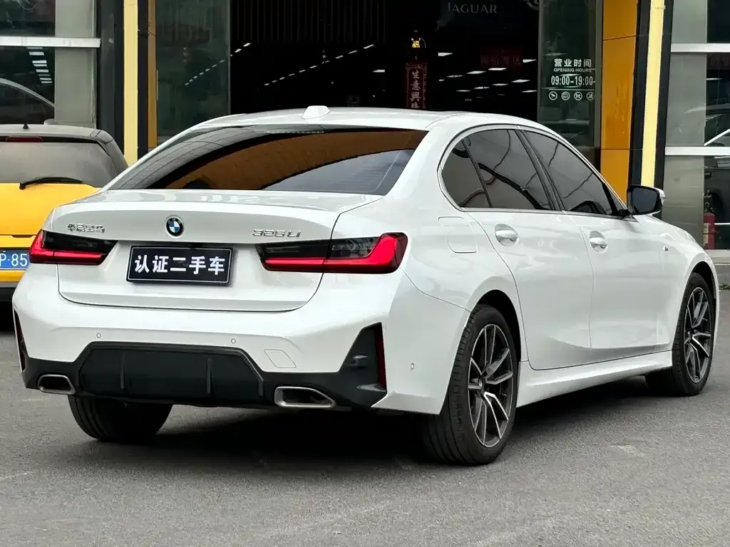 BMW 3 Series 2024 из CN, фото 2