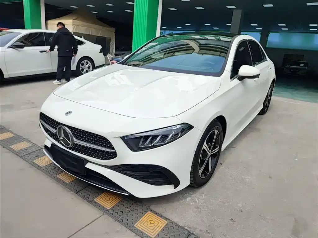 Mercedes-Benz A-Class 2023 из CN, фото 1