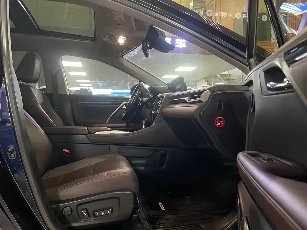 Lexus RX — фото 10