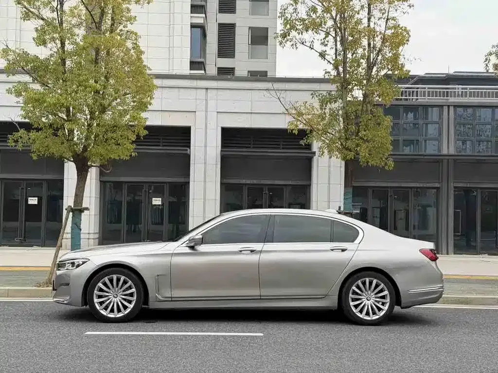 BMW 7 Series 2022 из CN, фото 8
