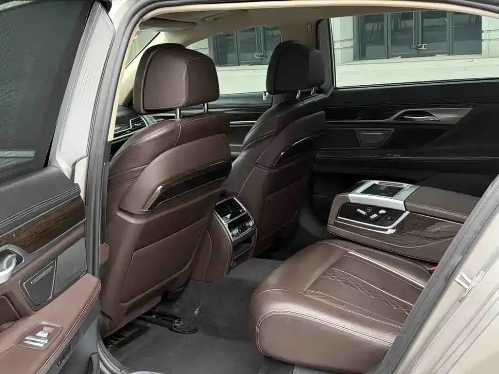 BMW 7 Series 2022 из CN, фото 5