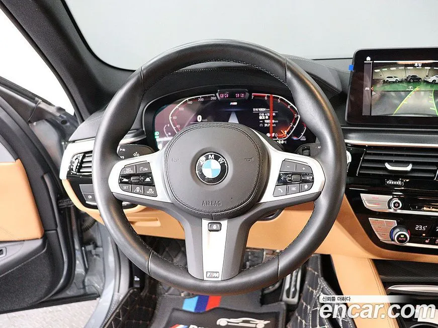 BMW 5-Series 2023 из KR, фото 8